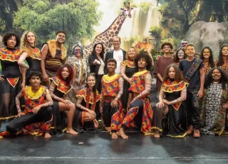 Espetáculo “O Rei Leão – O Musical” emociona público e celebra talentos da Casa da Cultura em Teixeira de Freitas