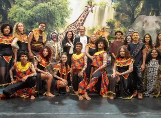 Espetáculo “O Rei Leão – O Musical” emociona público e celebra talentos da Casa da Cultura em Teixeira de Freitas