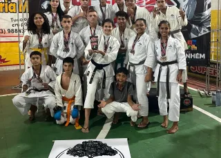 Esporte que transforma: caravelenses brilham no tatame e levam 2º lugar no Open de Karatê