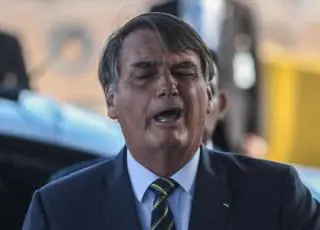 Esquerda não merece ser tratada como normal, diz Bolsonaro
