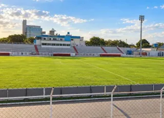 Estádio Tomatão de Teixeira de Freitas será modernizado com investimento de R$ 6 milhões do Governo da Bahia