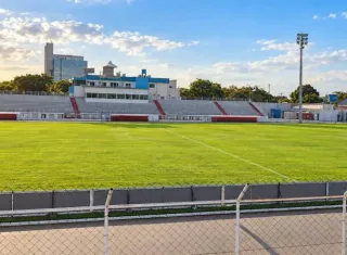 Estádio Tomatão de Teixeira de Freitas será modernizado com investimento de R$ 6 milhões do Governo da Bahia