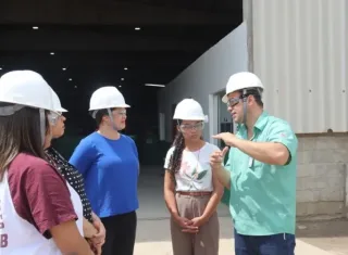 Estudantes de Psicologia visitam Usina Santa Maria para conhecer estrutura e processos internos