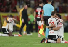 Estudiantes bate Fla e Palmeiras terá revanche pelo tetra da América
