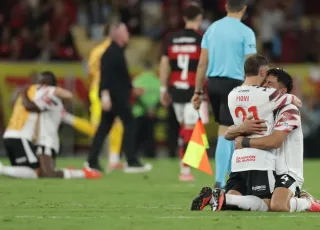 Estudiantes bate Fla e Palmeiras terá revanche pelo tetra da América