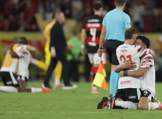 Estudiantes bate Fla e Palmeiras terá revanche pelo tetra da América