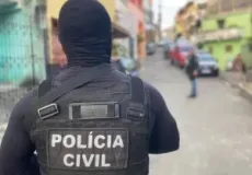 Eunápolis - Madrasta é presa por deixar criança de 5 anos com perna quebrada sozinha em casa