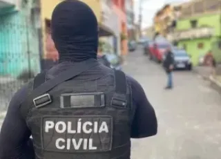 Eunápolis - Madrasta é presa por deixar criança de 5 anos com perna quebrada sozinha em casa