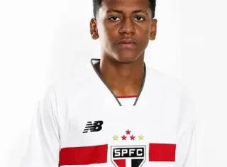 Ex-atleta do São Paulo de 15 anos é morto a tiros durante partida de futebol em Maceió