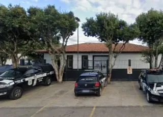 Ex-padrasto é preso suspeito de filmar adolescente nua durante banho em Teixeira de Freitas