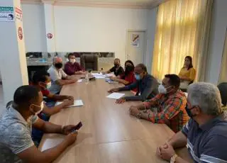 Executivo, legislativo e moradores discutem sobre regularização da situação da Rua do Pó