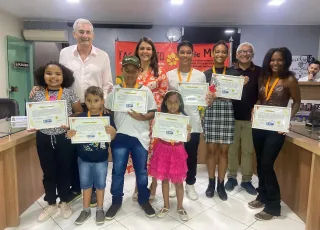 Faça Bonito: ganhadores do concurso artístico e literário são premiados na Câmara de Medeiros Neto