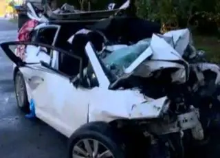 Família morre após bloco de granito cair sobre carro em que viajavam na BR 101 no ES