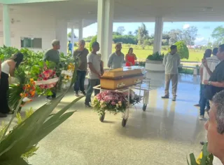 Sob forte comoção, Teixeira de Freitas se despede da influenciadora Ana Luiza