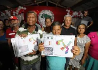 Famílias de assentamentos  de Itabela e Santa Cruz de Cabrália comemoram entregar do lote