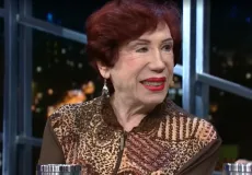 Famosos se despedem e prestam homenagens a Berta Loran  
