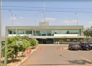 Farmacêutico é preso após lamber a nádega de uma jovem durante aplicação de injeção