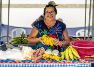 Feira da Agricultura leva produtos frescos ao centro de Teixeira de Freitas nesta sexta-feira (10)