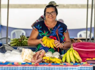 Feira da Agricultura leva produtos frescos ao centro de Teixeira de Freitas nesta sexta-feira (10)