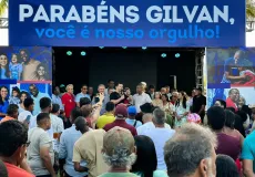 Festa de aniversário do prefeito Gilvan Santos reúne moradores e lideranças políticas no Prado