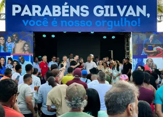 Festa de aniversário do prefeito Gilvan Santos reúne moradores e lideranças políticas no Prado