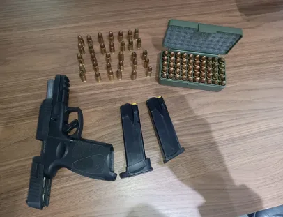 Festa termina com prisão e apreensão de arma de uso restrito em Itagimirim