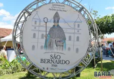 Festejos de São Bernardo Claraval são encerrados com procissão, missa solene e noite de louvor