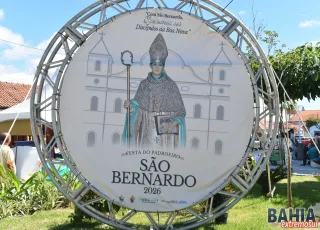 Festejos de São Bernardo Claraval são encerrados com procissão, missa solene e noite de louvor