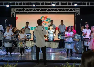 Festival Cultural de Teixeira de Freitas abre edição 2025 com noite de celebração artística e grande participação do público