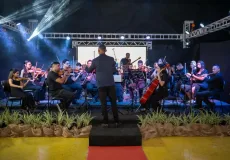 Festival Cultural de Teixeira de Freitas celebra música, moda e dança no terceiro dia de programação