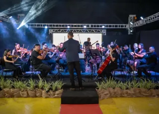 Festival Cultural de Teixeira de Freitas celebra música, moda e dança no terceiro dia de programação