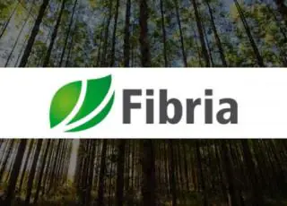 Fibria encerra primeiro trimestre com margem EBITDA recorde para o período de 55%, queda da alavancagem para 2,02 vezes em dólar e segunda fábrica de Três Lagoas (MS) atinge 90% da curva de aprendizado