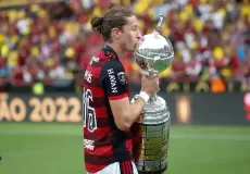 Filipe Luís assume comando interino do Flamengo