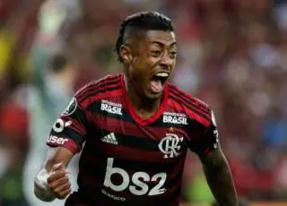 Flamengo bate o Inter e abre vantagem pela Libertadores