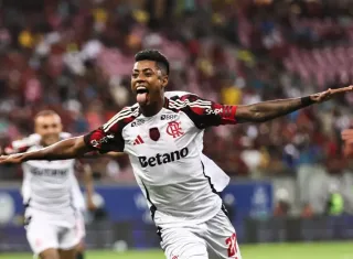 Flamengo dispara e chega a 72% de chance de título do Brasileirão; Palmeiras despenca  