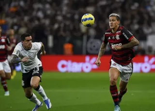 Flamengo e Corinthians buscam título da Copa do Brasil no Maracanã