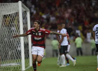 Flamengo goleia Maringá para se garantir nas oitavas da Copa do Brasil