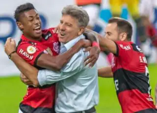 Flamengo goleia o São Paulo de virada no Maracanã