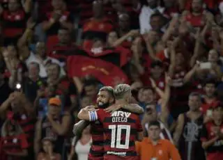Flamengo joga bem, bate a LDU e vence na Libertadores