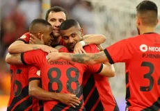 Flamengo perde do Athletico-PR e segue sem vencer com Sampaoli no Brasileirão