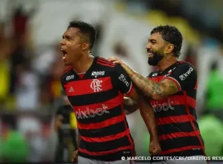 Flamengo sai na frente do Corinthians na semifinal da Copa do Brasil