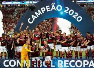 Flamengo supera expulsão, bate o Del Valle e leva a terceira taça em 10 dias