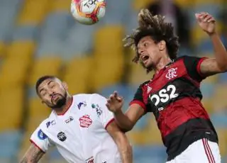 Flamengo vence Bangu no retorno do primeiro estadual do país