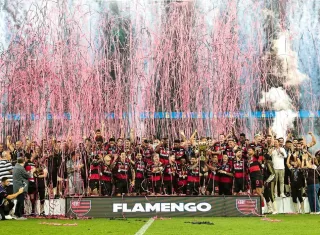 Flamengo vence Fluminense nos pênaltis e fatura tricampeonato carioca