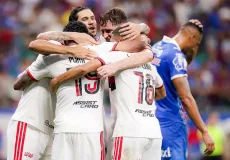 Flamengo vence o Bahia por 3 a 0 e segue na liderança do Brasileirão