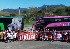 Flatexas e Flagirls levam caravana para partida decisiva do Flamengo na Libertadores