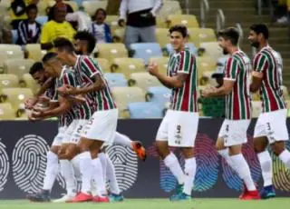 Flu vence o Atlético-PR em casa e entra no G-6 do Brasileiro