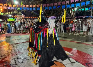 Folia de Reis em Medeiros Neto: Um Sucesso de cultura, música e tradição