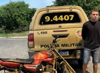 Foragido da Justiça mineira é preso com moto roubada e placa clonada na zona rural de Itanhém