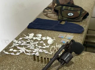 Foragido do Espírito Santo morre em confronto com a RONDESP/ES  em Teixeira de Freitas. Arma e droga foram apreendidas